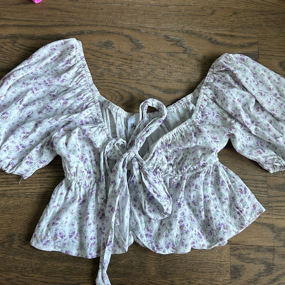 Floral tie front puff sleeve top